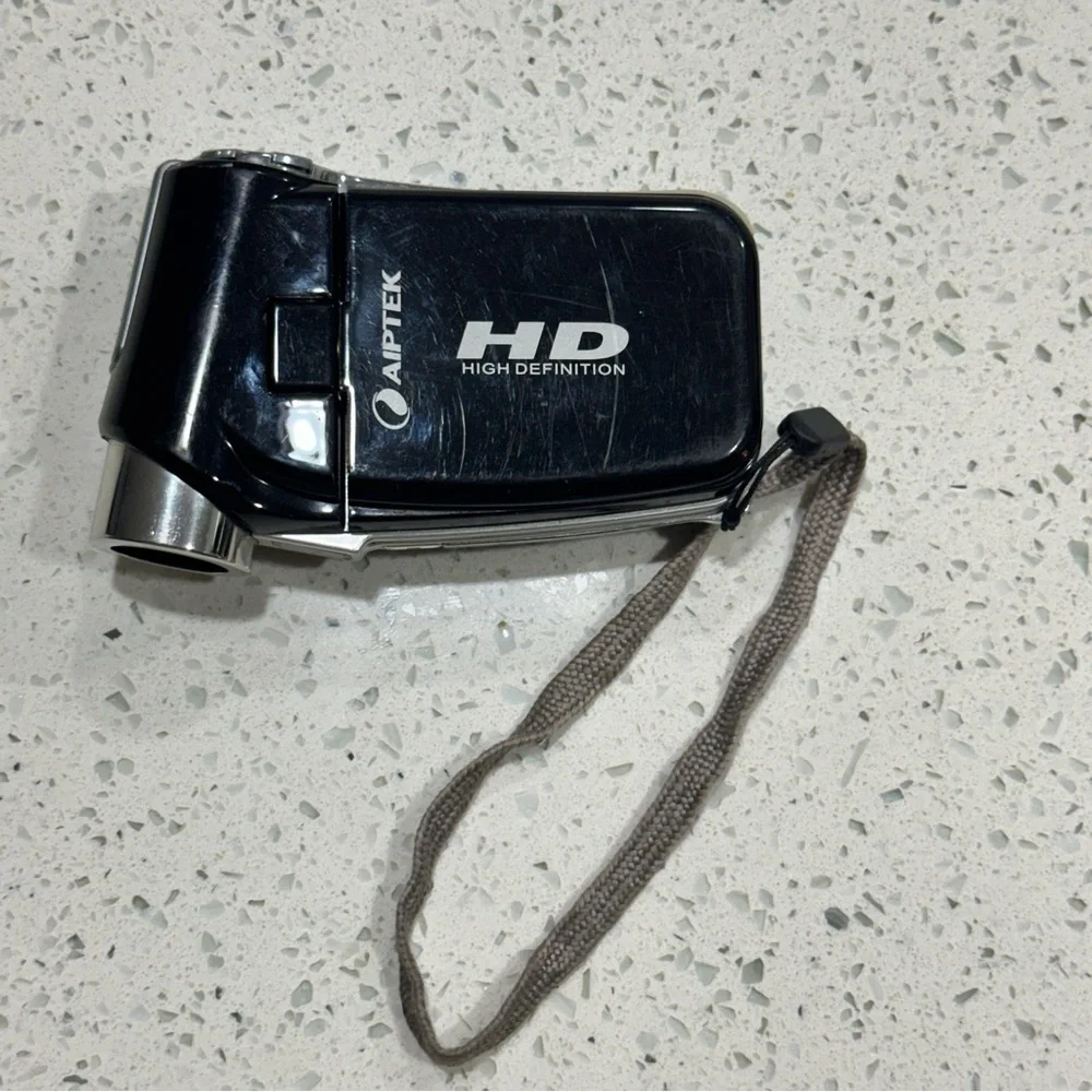 AIPTECH mini handheld camcorder